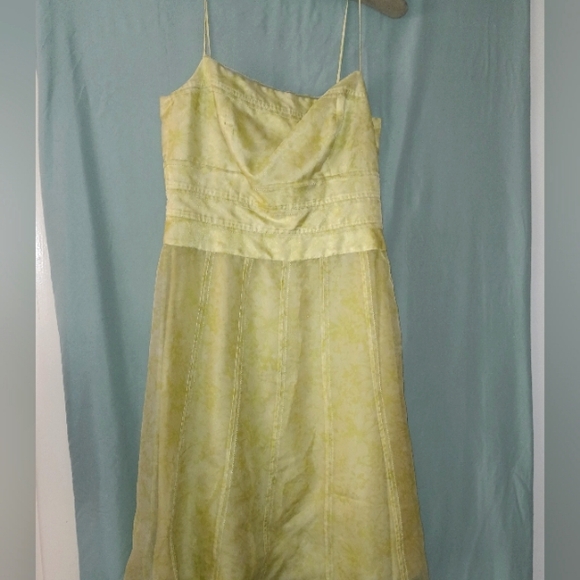 Ann Taylor Dresses & Skirts - Ann Taylor lime green Size 6 dress